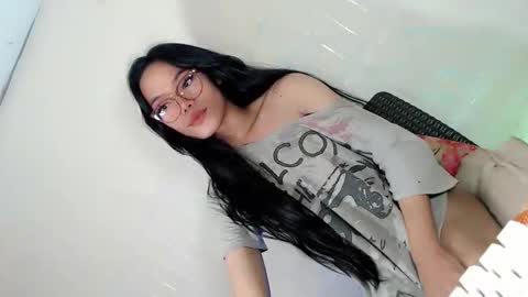 Snapshot of the_horny_bella chatting on 04-25-26, 01:41 the_horny_bella online show from 04-25-26, 01:41