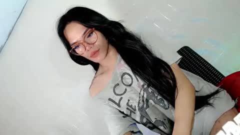 Snapshot of the_horny_bella chatting on 04-27-26, 11:52 the_horny_bella online show from 04-27-26, 11:52