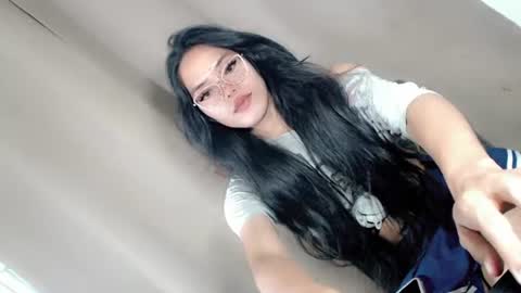 Snapshot of the_horny_bella chatting on 06-12-26, 01:54 the_horny_bella online show from 06-12-26, 01:54