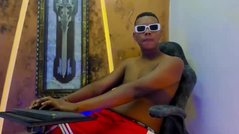 Snapshot of the_hot_boy0 chatting on 11-09-25, 12:25 the_hot_boy0 online show from 11-09-25, 12:25