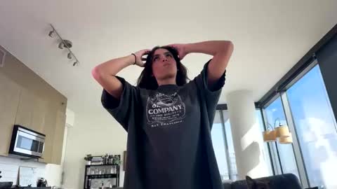 the_isa_bella online show from 12-20-25, 07:21