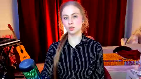 Ally    STREAMING ON TWITCH NOW Check my Twitter for updates online show from 06-11-26, 01:05