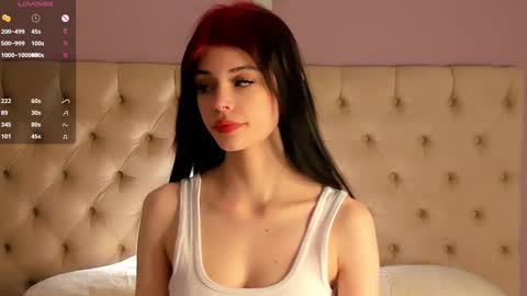 My name is Cynthia and Im very happy to see you in my sweet room  online show from 02-14-25, 04:20