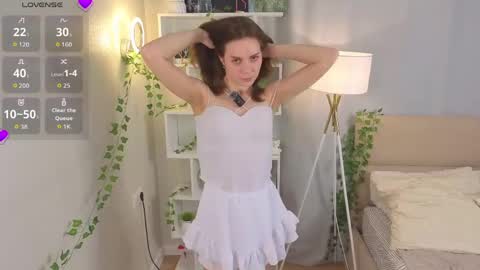 Snapshot of the_truewoman_show chatting on 06-10-26, 03:07 My name is Cynthia and Im very happy to see you in my sweet room online show from 06-10-26, 03:07