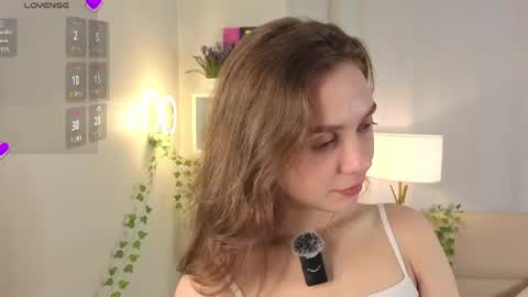 Snapshot of the_truewoman_show chatting on 06-13-26, 03:15 My name is Cynthia and Im very happy to see you in my sweet room online show from 06-13-26, 03:15