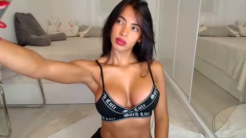 valeria online show from 10-21-25, 02:34