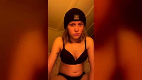 Snapshot of theborderline14 chatting on 03-02-26, 05:19 theborderline14 online show from 03-02-26, 05:19