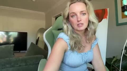 Snapshot of thecharlieforde chatting on 06-12-26, 09:14 Charlie Forde and Haley Reed Bday soon online show from 06-12-26, 09:14