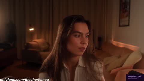 Cherie   online show from 11-21-25, 08:40