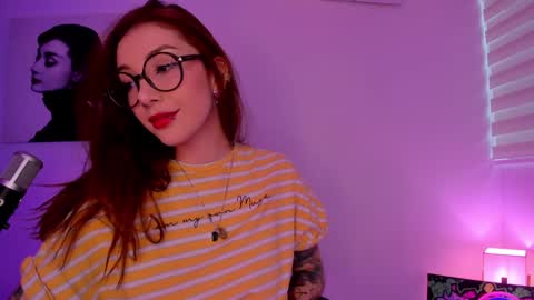 Snapshot of thecosmicgirl chatting on 01-21-25, 10:51 Alicia Alikath  online show from 01-21-25, 10:51