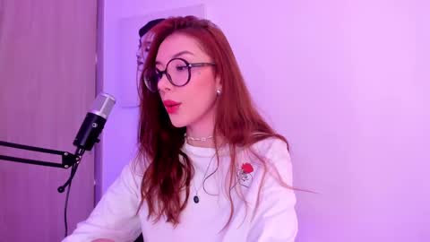 Snapshot of thecosmicgirl chatting on 02-10-25, 08:21 Alicia Alikath  online show from 02-10-25, 08:21