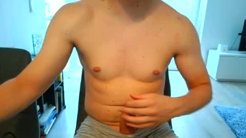 thecuteguy144949 online show from 07-17-26, 09:49