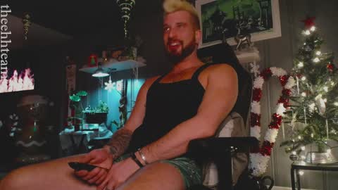 Snapshot of theehhteam chatting on 12-26-24, 02:22 H online show from 12-26-24, 02:22