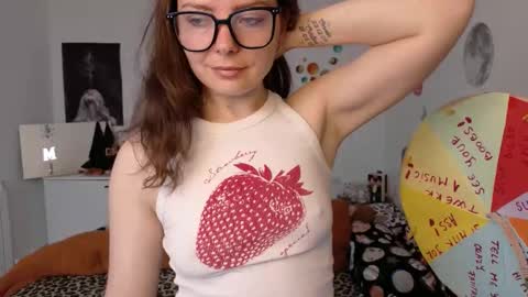 Snapshot of thefarmergirl chatting on 04-29-26, 04:49 TheFarmergirl online show from 04-29-26, 04:49