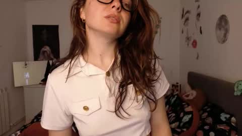 Snapshot of thefarmergirl chatting on 05-02-26, 04:28 TheFarmergirl online show from 05-02-26, 04:28