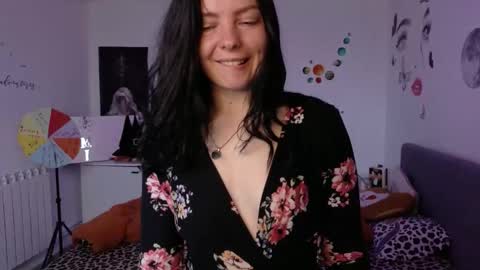 Snapshot of thefarmergirl chatting on 05-10-26, 06:29 TheFarmergirl online show from 05-10-26, 06:29