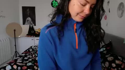 Snapshot of thefarmergirl chatting on 05-17-26, 03:59 TheFarmergirl online show from 05-17-26, 03:59