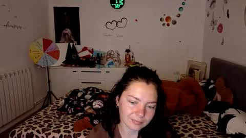 Snapshot of thefarmergirl chatting on 06-07-26, 04:16 TheFarmergirl online show from 06-07-26, 04:16