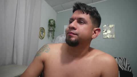 Snapshot of thegianni chatting on 10-09-25, 02:53 Marcelo online show from 10-09-25, 02:53