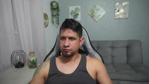 Snapshot of thegianni chatting on 11-08-25, 04:01 Marcelo online show from 11-08-25, 04:01