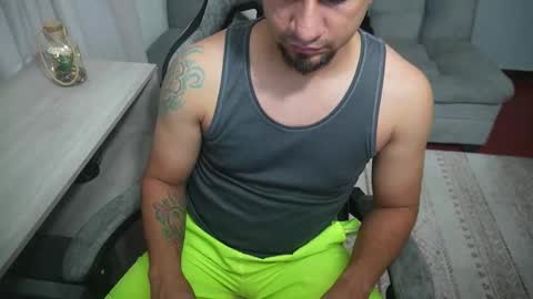 Snapshot of thegianni chatting on 11-10-25, 02:32 Marcelo online show from 11-10-25, 02:32