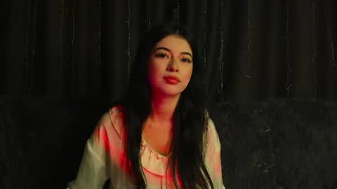 Snapshot of thegirlyoullcomebackto chatting on 06-18-26, 06:12 Anora online show from 06-18-26, 06:12
