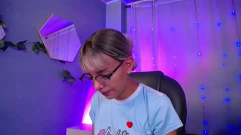 Snapshot of thegodmother_gh chatting on 10-25-25, 03:36 Peyton online show from 10-25-25, 03:36