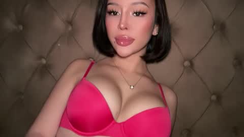 Elle  dont forget to folloW me and thumbs up online show from 03-31-26, 12:45