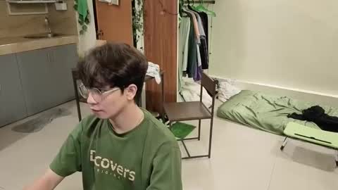 Green online show from 11-24-25, 03:01