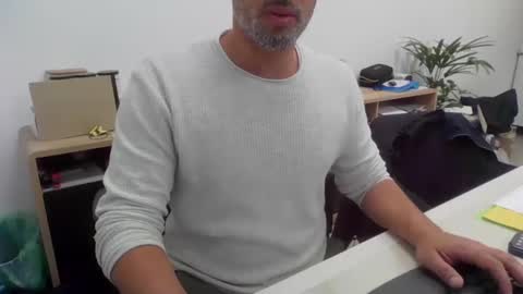 Snapshot of thehardcock2025 chatting on 02-04-25, 08:28 thehardcock2025 online show from 02-04-25, 08:28