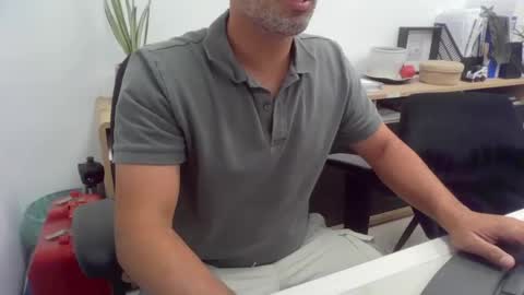 Snapshot of thehardcock2025 chatting on 10-28-25, 04:42 thehardcock2025 online show from 10-28-25, 04:42