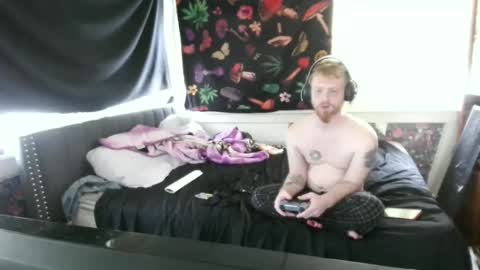 Snapshot of thehotfoxdd chatting on 09-30-25, 06:46 fuzzyfox online show from 09-30-25, 06:46