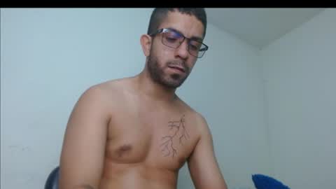 Snapshot of thehousedog chatting on 07-05-26, 06:04 thehousedog online show from 07-05-26, 06:04