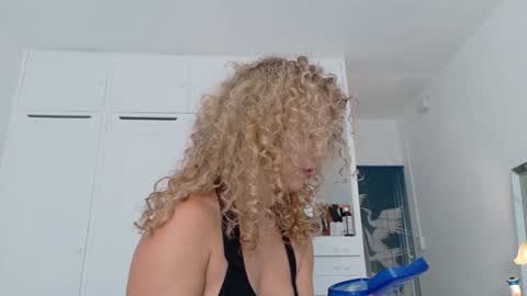 Lily Marie online show from 04-12-26, 10:48