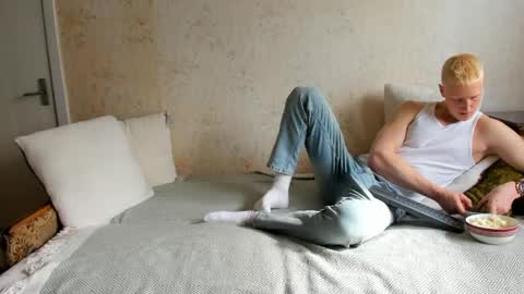Snapshot of thejacob_d chatting on 04-23-26, 12:29 thejacob_d online show from 04-23-26, 12:29