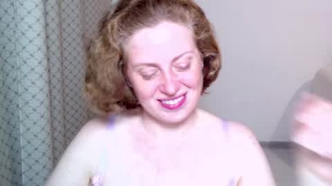 Ella online show from 10-31-25, 07:04