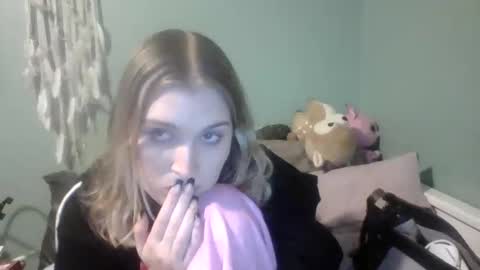 Snapshot of thelittlebambii chatting on 12-30-24, 02:09 Little Bambii online show from 12-30-24, 02:09