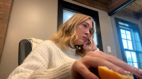 Snapshot of thelittlebambii chatting on 01-09-25, 04:06 Little Bambii online show from 01-09-25, 04:06