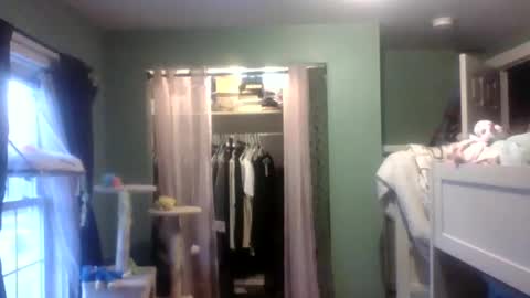 Snapshot of thelittlebambii chatting on 02-04-25, 09:52 Little Bambii online show from 02-04-25, 09:52