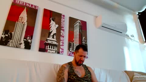 Snapshot of themastercomander chatting on 01-19-25, 12:06 Big Alpha Daddy Master online show from 01-19-25, 12:06