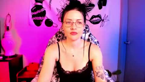 themelrose online show from 12-14-25, 10:58