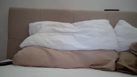 Snapshot of themikka1234 chatting on 03-19-26, 01:37 themikka1234 online show from 03-19-26, 01:37