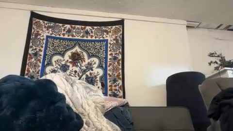 themomus83 online show from 04-26-26, 03:48