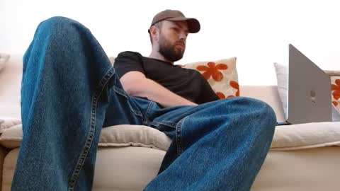 Snapshot of themonarchgoat chatting on 04-22-26, 04:15 TheMonarchGoat online show from 04-22-26, 04:15