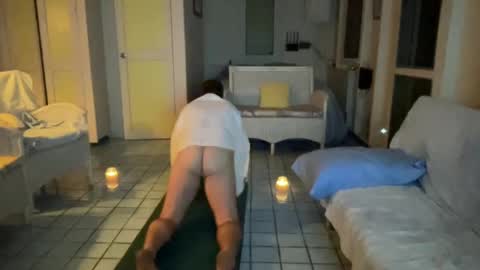 Snapshot of thenakedartist_ chatting on 12-30-24, 01:26 Woody online show from 12-30-24, 01:26