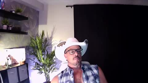 Snapshot of thenakedneighborstone chatting on 07-19-26, 02:48 TheNakedNeighborStone online show from 07-19-26, 02:48