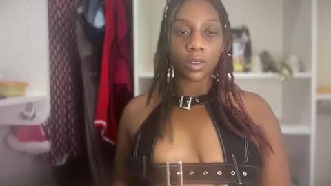 Snapshot of thenaturalgoddess chatting on 05-22-26, 09:31 TheNaturalGoddess online show from 05-22-26, 09:31