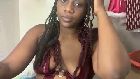 Snapshot of thenaturalgoddess chatting on 05-25-26, 10:27 TheNaturalGoddess online show from 05-25-26, 10:27