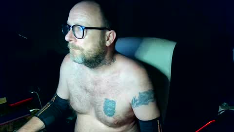 Snapshot of theneoretrospectiveone chatting on 07-05-26, 11:01 just a guy thats broke online show from 07-05-26, 11:01