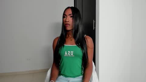 Snapshot of thenewclass chatting on 02-15-26, 09:55 Andriw and Maiol online show from 02-15-26, 09:55